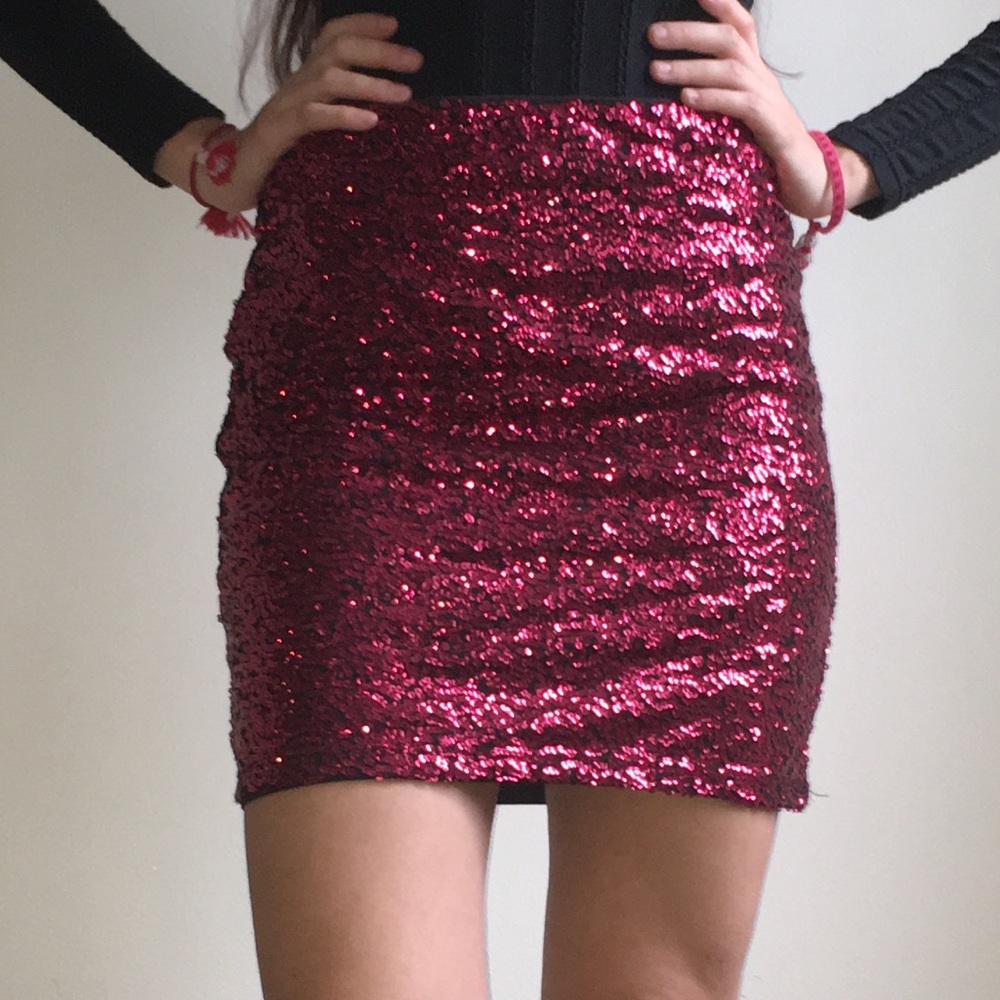 Red Sequin Skirt ❤️✨